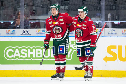 Frölundas Filip Johansson jublar med Lucas Raymond