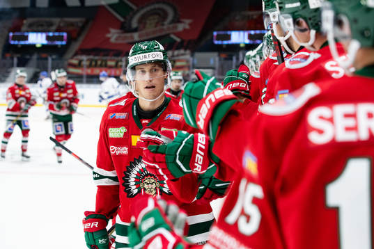 Frölundas Robin Alvarez jublar med lagkamrater