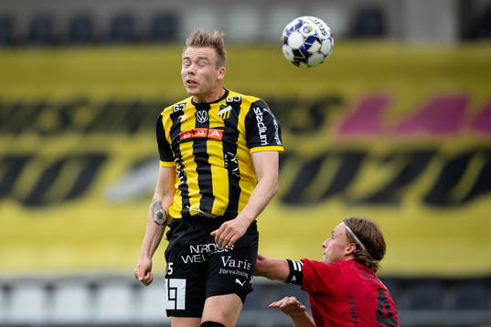 Häckens Alexander Söderlund nickar