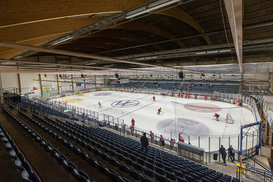 Inför ishockeymatchen mellan Hanhals Kings och Troja
