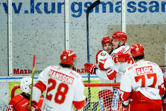 Troja Ljungbys Victor Romfors jublar