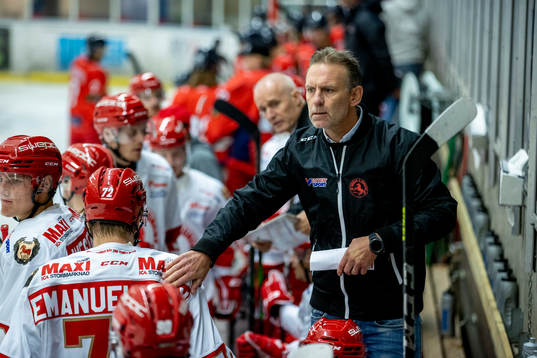Troja Ljungbys Troja Ljungbys assisterande tränare Johan