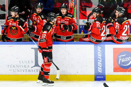 Luleås Oscar Engsund jublar