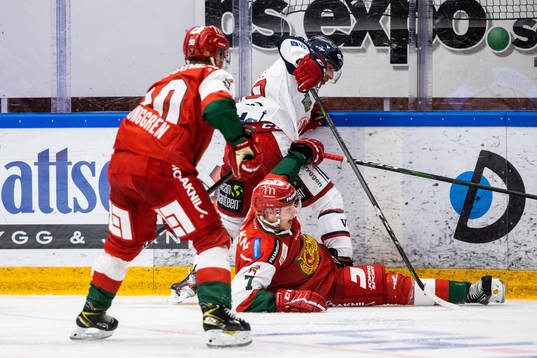 Västerviks målvakt Samuel Ward och Moras Jonathan