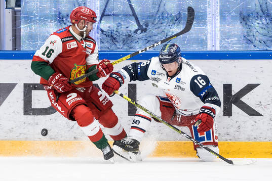 Moras Ludvig Larsson och Västerviks Saku Kinnunen