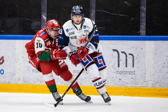 Moras Isak Garfve  och Västerviks Fabian Ilestedt