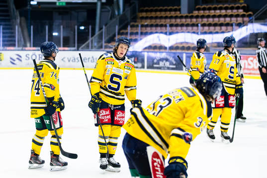Södertäljes Rasmus Kahilainen och Emil Aronsson deppar
