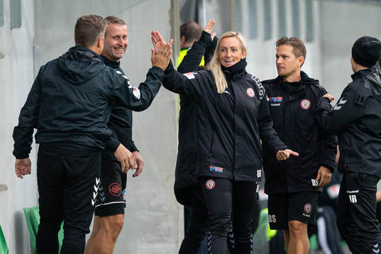 Kristianstads tränare Elisabet Gunnarsdóttir jublar