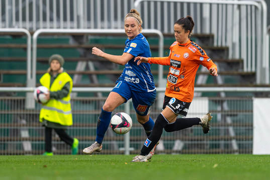 Örebros Karin Lundin mot Kristianstads Lauren Barnes