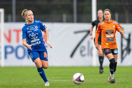Örebros Karin Lundin och Kristianstads Lauren Barnes