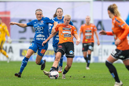 Örebros Freja Olofsson mot Kristianstads Eveliina Anna
