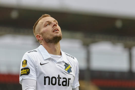 s Sebastian Larsson deppar