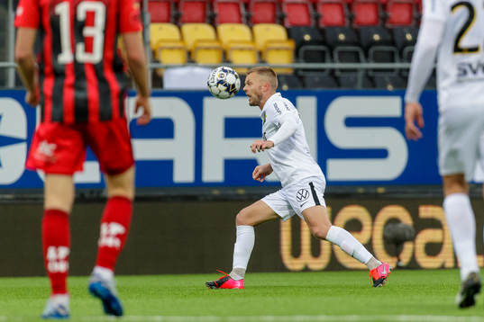 s Sebastian Larsson