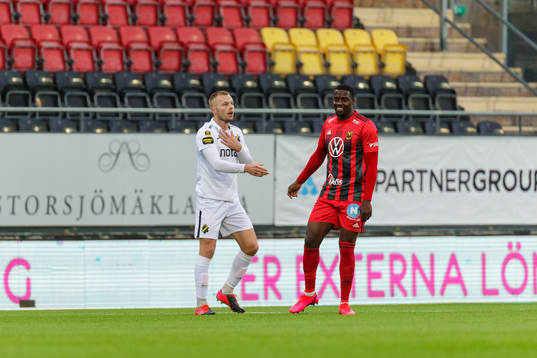 s Sebastian Larsson i samtal med Östersunds Isak
