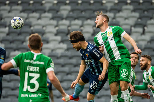 Djurgårdens Jacob Une Larsson och Hammarbys Richard Magyar