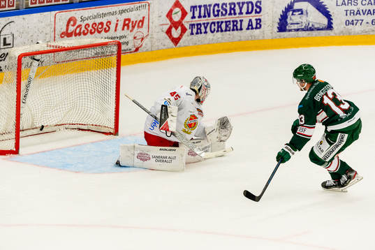 Tingsryds Rasmus Bengtsson gör mål 5-4  bakom Almtunas