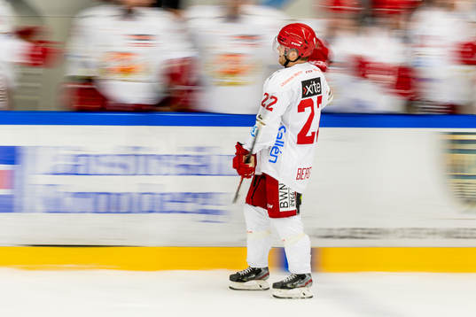 Almtunas Emil Berglund jublar