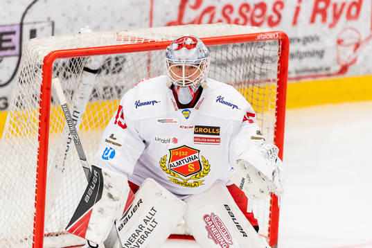 Almtunas målvakt Filip Larsson