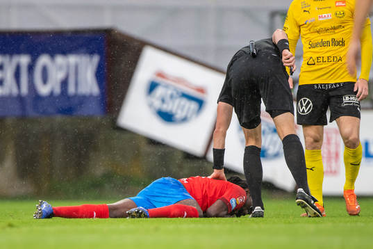 Helsingborgs Kebba Ceesay har ont