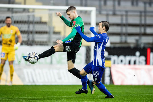 Varbergs Gustav Norlin och IFK Göteborg Patrik Karlsson