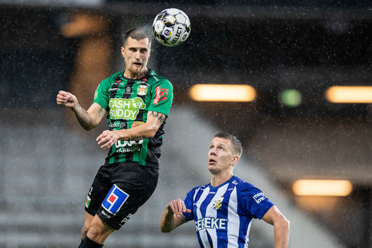 Varbergs Jon Birkfeldt och IFK Göteborg Pontus Wernbloom