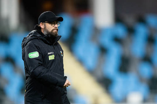 Varbergs tränare Joakim Persson deppar