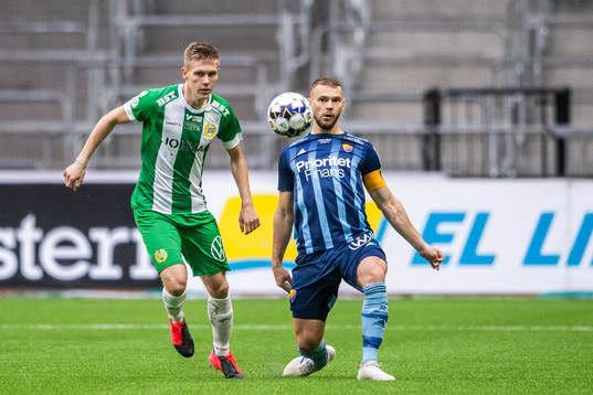 Hammarbys Aron Johansson och Djurgårdens Jesper Karlström
