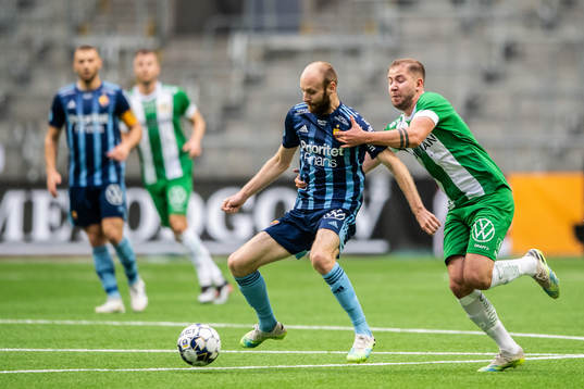 Djurgårdens Curtis Edwards och Hammarbys Darijan Bojanic