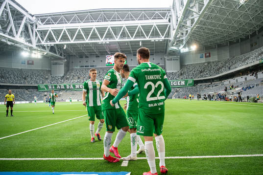 Hammarbys Alexander Kacaniklic och Muamer Tankovic jublar