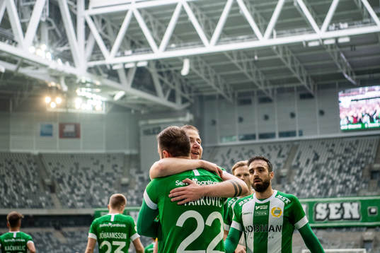 Hammarbys Muamer Tankovic  och Darijan Bojanic jublar