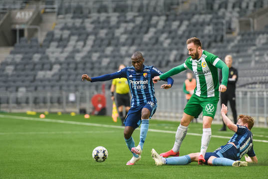 Djurgårdens Edward Chilufya och Aslak Witry och Hammarbys