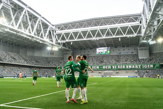 Hammarbys Muamer Tankovic jublar med Tim Söderström och
