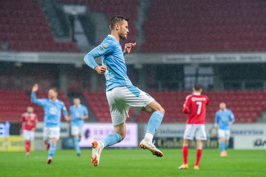 Malmö FFs Arnór Traustason jublar