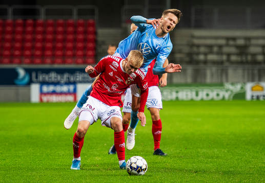 Kalmars Carl Gustafsson och Malmö FFs Arnór Traustason