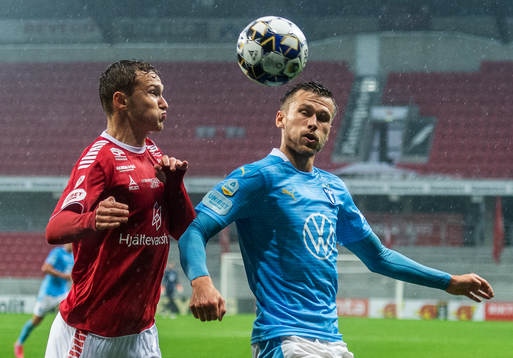 Kalmars Piotr Johansson och Malmö FFs Arnór Traustason