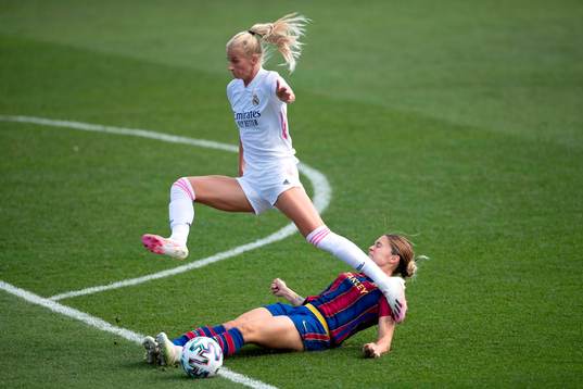 Bläddra bland fler bilder av Fotboll, Dam, La Liga, Real Madrid - Barcelona
