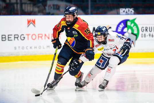 Djurgårdens Lova Blom och Linköpings Madelen Haug Hansen