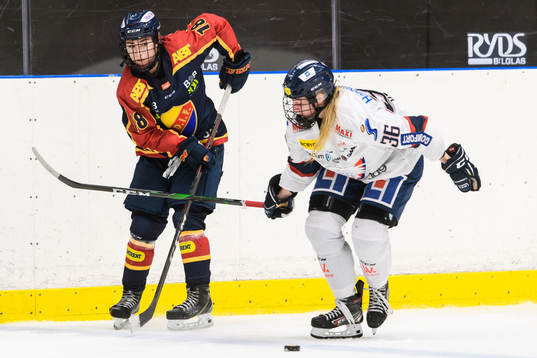 Djurgårdens Alice Östensson och Linköpings Emilie Kruse