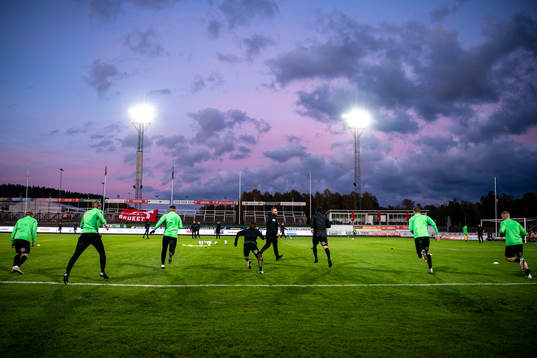 Västerås spelare värmer upp