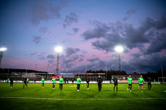 Västerås spelare värmer upp