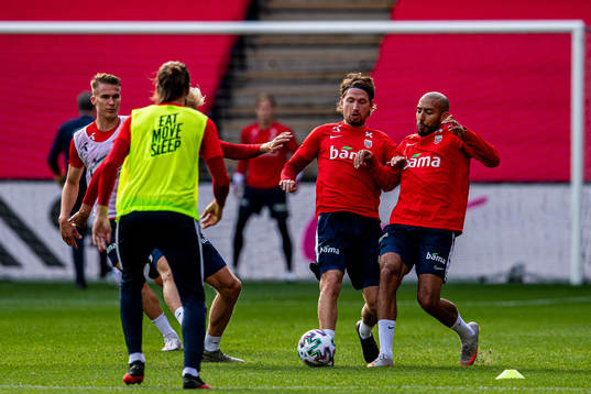 Stefan Strandberg and Haitam Aleesami of the Norwegian