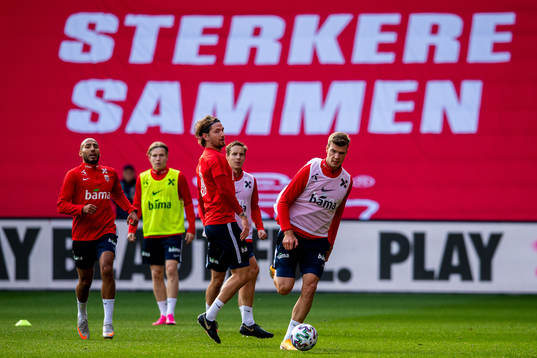 Stefan Strandberg and Alexander Sørloth of the Norwegian