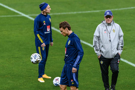 Emil Forsberg, Albin Ekdal and head coach Janne Andersson