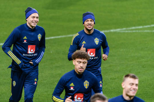 Victor Nilsson Lindelöf and Martin Olsson of the Swedish