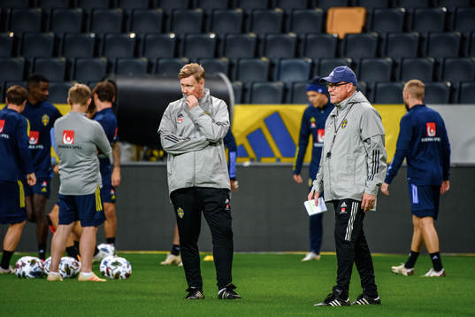Assistant coach Peter Wettergren and head coach Janne