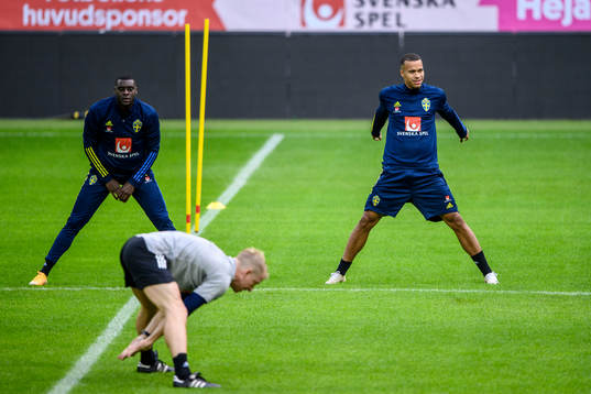 Ken Sema and Robin Quaison of the Swedish national football