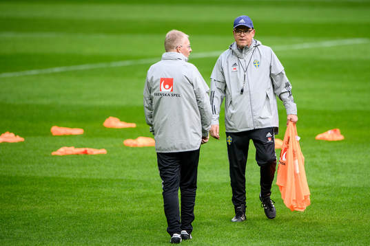 Scout Lasse Jacobsson and head coach Janne Andersson of the