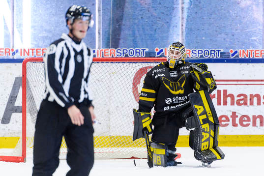 Västerås målvakt Jesper Myrenberg deppar