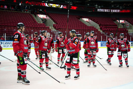 Malmö Redhawks spelare jublar