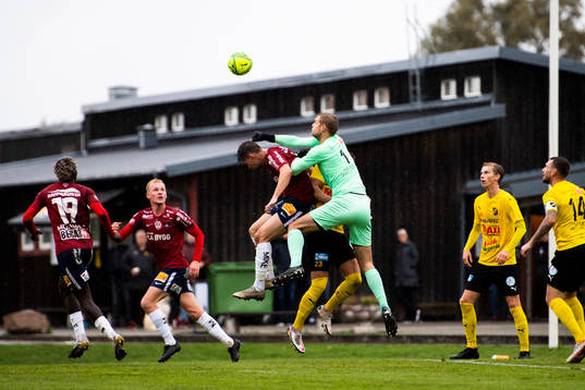Löddes målvakt Oliver Lindstedt